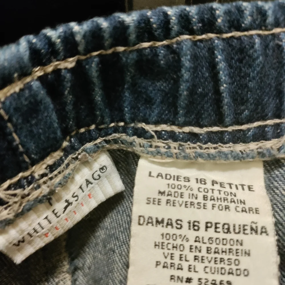 Jeans - Picture 1 of 3